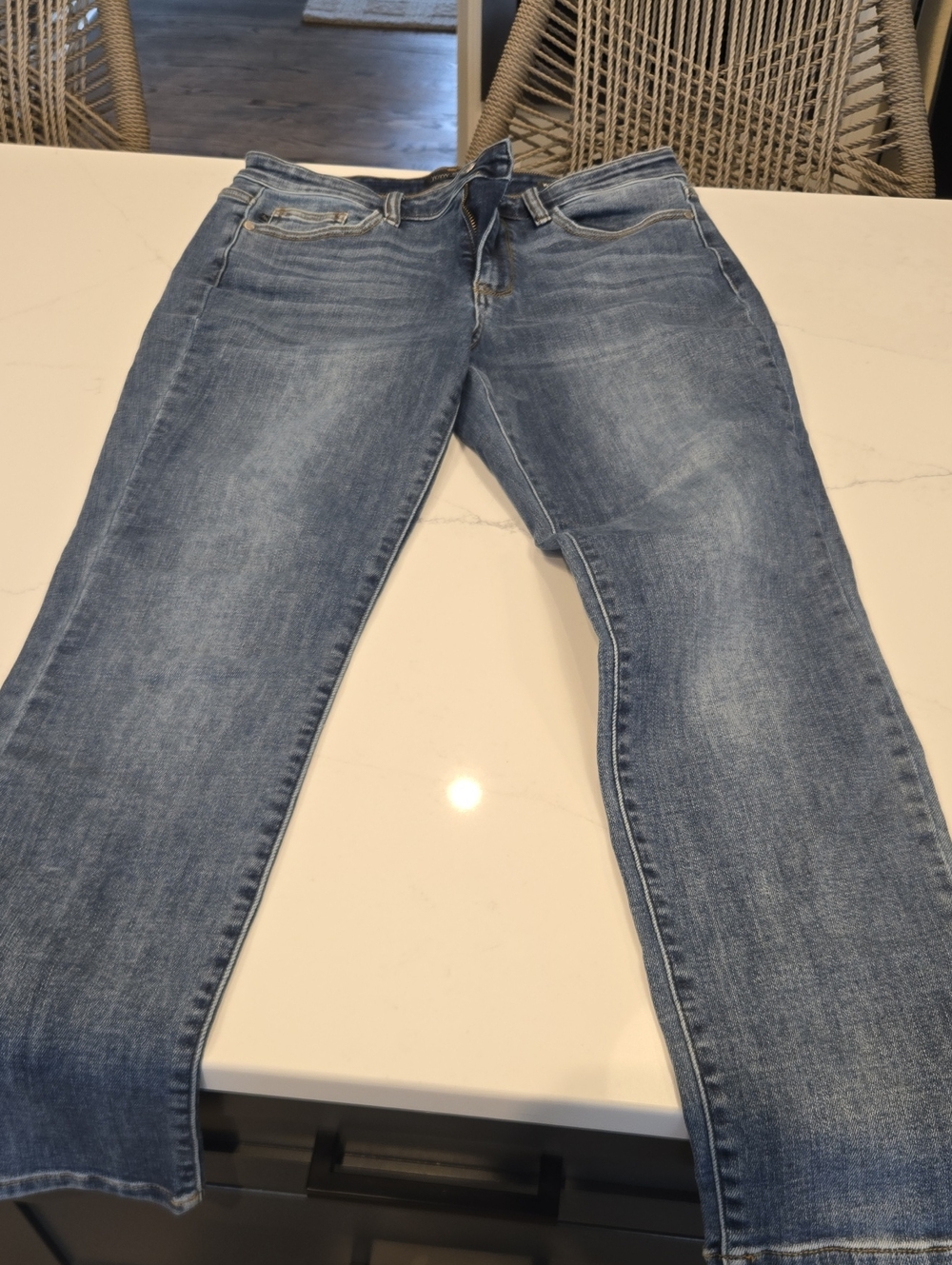 Judy Blue Light Wash Straight Leg Jeans